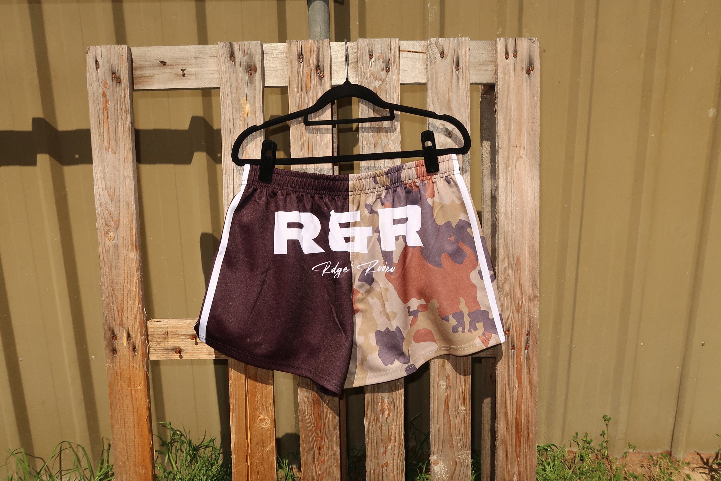 Footy Shorts/Zip Pockets - Camo